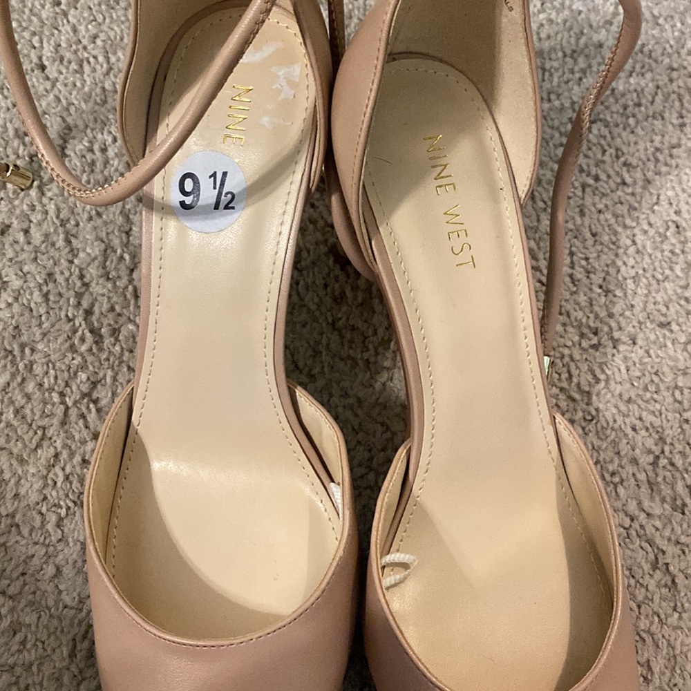 Nine West Nude Heels - Picture 8 of 9